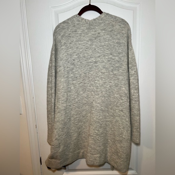 Aritzia mid length grey cardigan - Picture 2 of 2